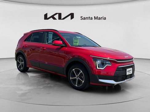 Certified 2025 Kia Niro EX FWD image 1