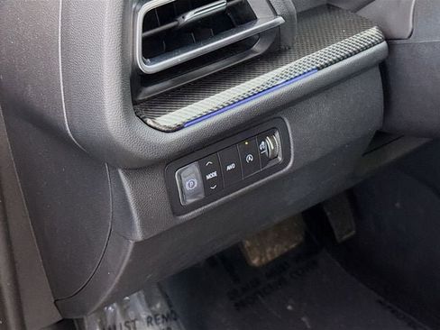 Used 2025 Chevrolet Traverse High Country w/ LPO, Floor Liner Package AWD/4WD image 11