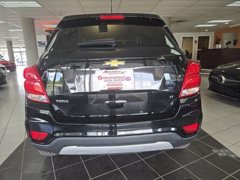 Used 2019 Chevrolet Trax LT w/ LT Convenience Package image 5