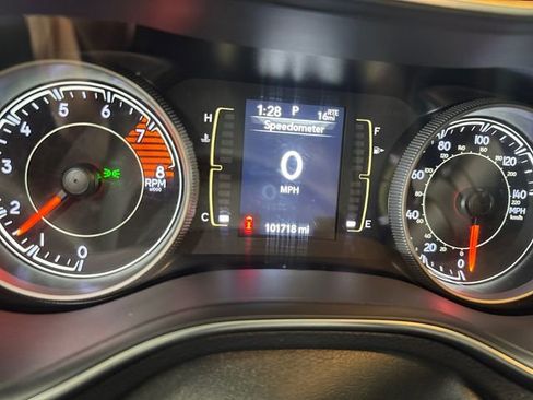 Used 2020 Jeep Cherokee Latitude Plus AWD/4WD image 2
