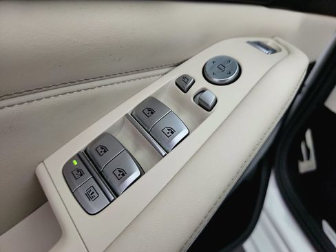 Used 2021 BMW X7 M50i w/ Dynamic Handling Package AWD/4WD image 25
