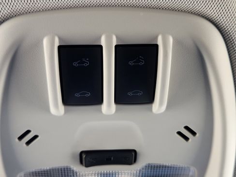 Used 2025 Chevrolet Trax ACTIV w/ Sunroof Package image 18