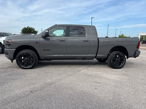 New 2026 RAM 2500 Laramie AWD/4WD image 2