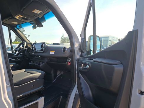 Used 2026 Mercedes-Benz Sprinter 2500 image 10