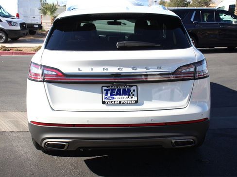 Certified 2022 Lincoln Nautilus AWD w/ Premium Package image 5