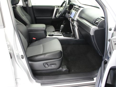 Used 2024 Toyota 4Runner SR5 Premium w/ Moonroof Package RWD image 38