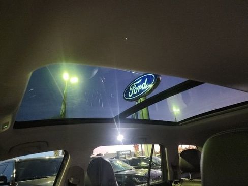 Used 2022 Volkswagen Atlas SEL Premium image 11