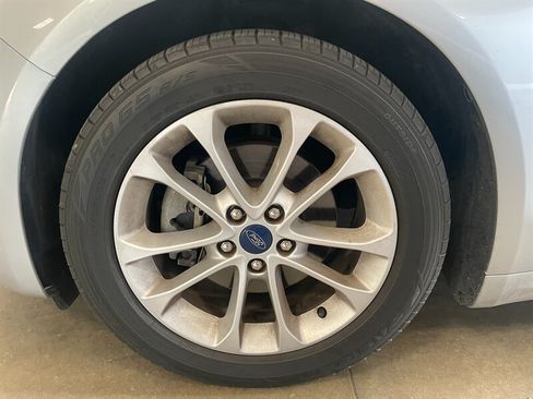 Used 2020 Ford Fusion SE FWD image 21