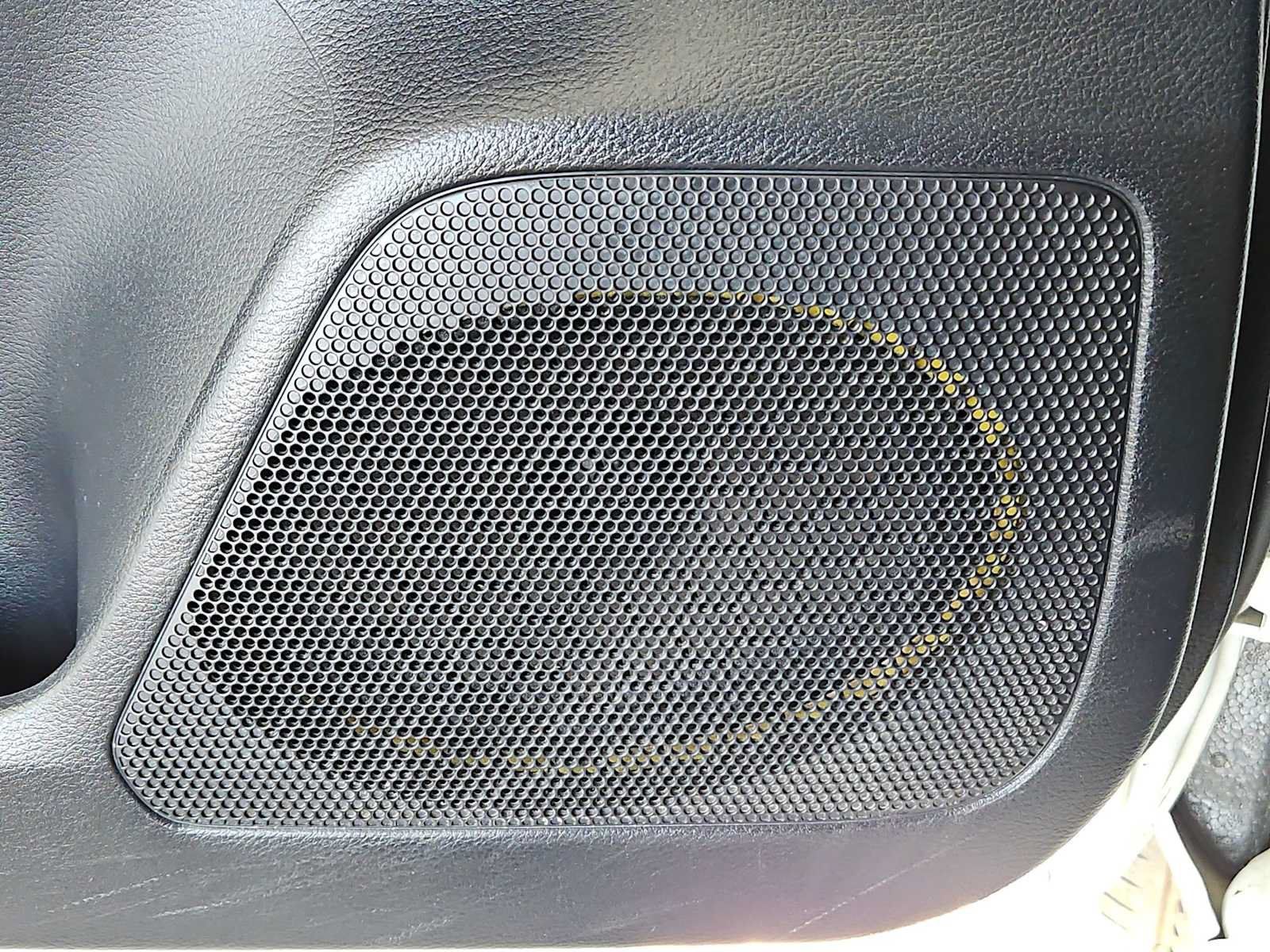 Used 2020 Toyota Tacoma SR5 RWD image 17