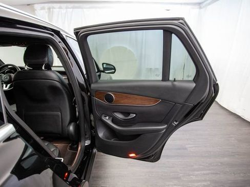 Used 2020 Mercedes-Benz GLC 300 4MATIC w/ Parking Assistance Package image 23