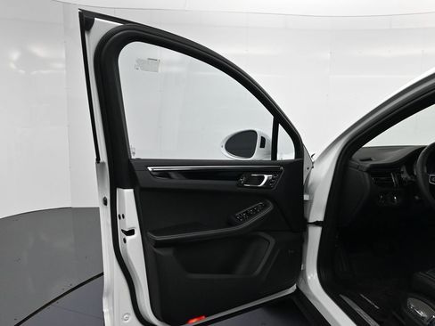 New 2026 Porsche Macan S image 16