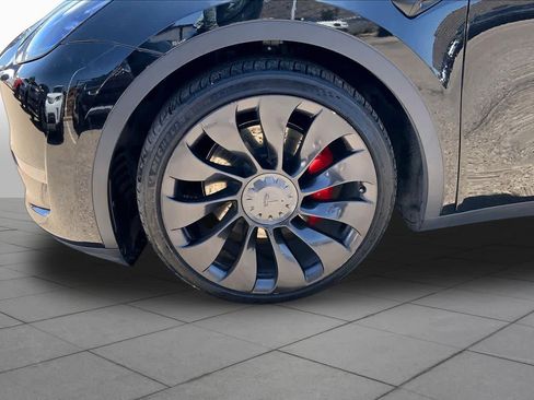 Used 2023 Tesla Model Y Performance AWD/4WD image 8