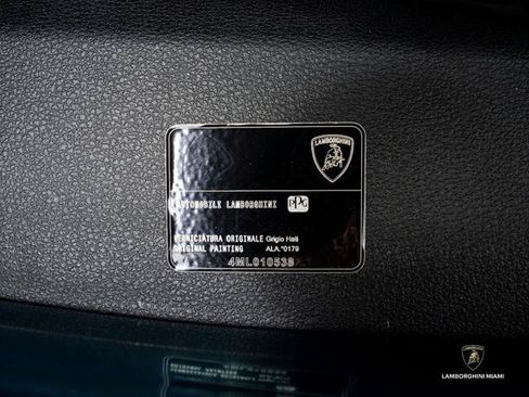 Used 2024 Lamborghini Urus Performante AWD/4WD image 22