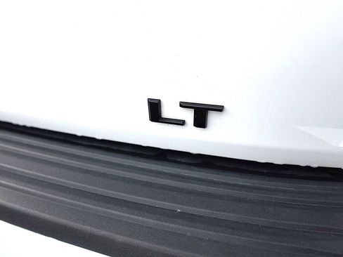 Used 2023 Chevrolet Tahoe LT w/ Luxury Package AWD/4WD image 9