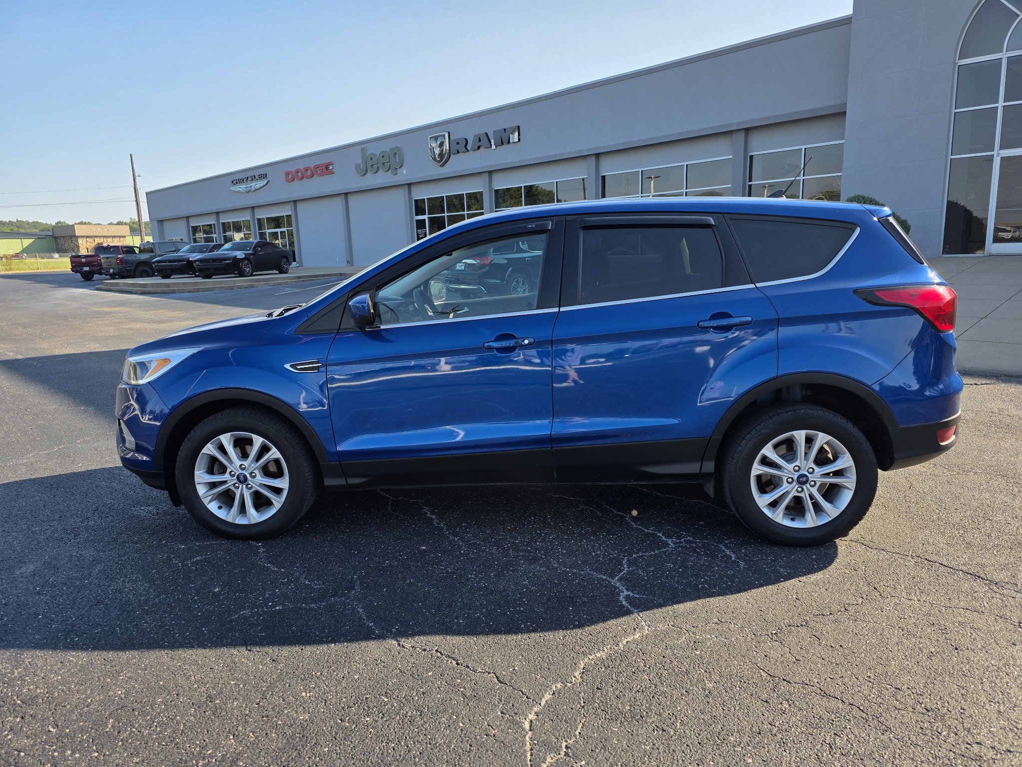 Used 2019 Ford Escape SE FWD image 9
