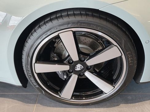 New 2026 Porsche 911 Carrera image 16