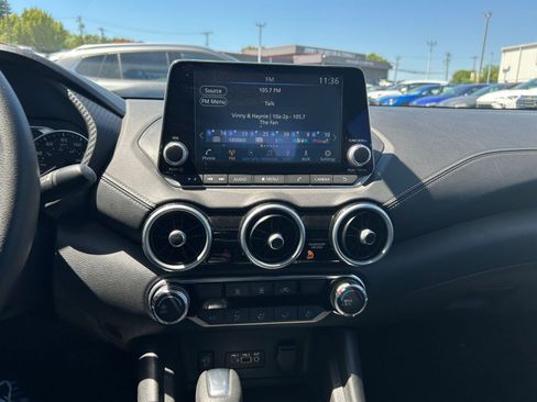 Used 2025 Nissan Sentra SV FWD image 17