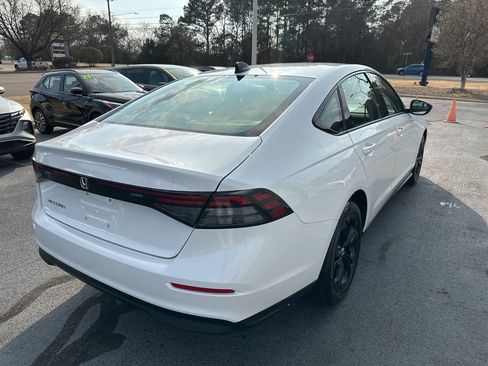 Used 2025 Honda Accord SE image 7
