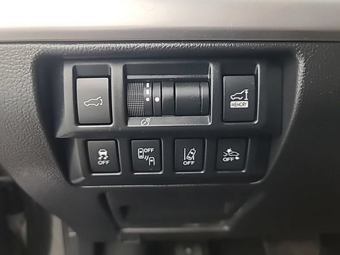 Used 2019 Subaru Outback 2.5i Limited AWD/4WD image 25