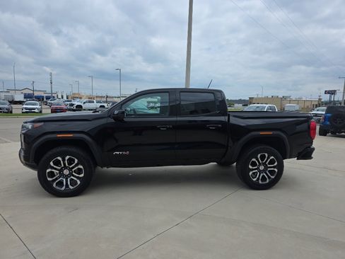 Used 2023 GMC Canyon AT4 w/ AT4 Premium Package AWD/4WD image 4