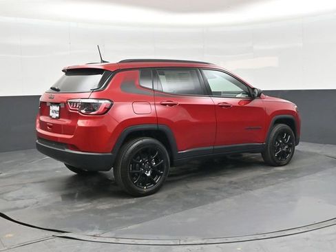 New 2026 Jeep Compass Latitude image 3
