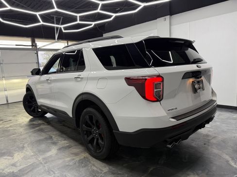 Used 2023 Ford Explorer ST w/ ST Appearance Package AWD/4WD image 3