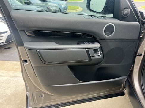 Certified 2025 Land Rover Discovery S AWD/4WD image 13