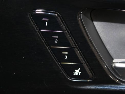 Used 2023 Acura MDX SH-AWD w/ Technology Package image 32