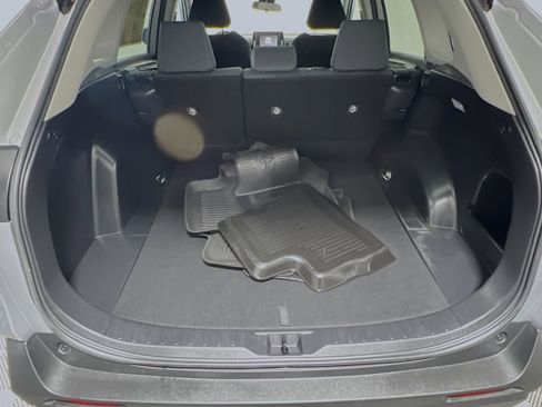 Used 2021 Toyota RAV4 LE image 34
