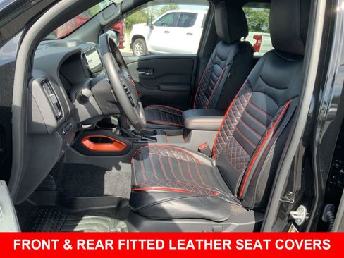 Used 2025 Nissan Frontier PRO-4X AWD/4WD image 5