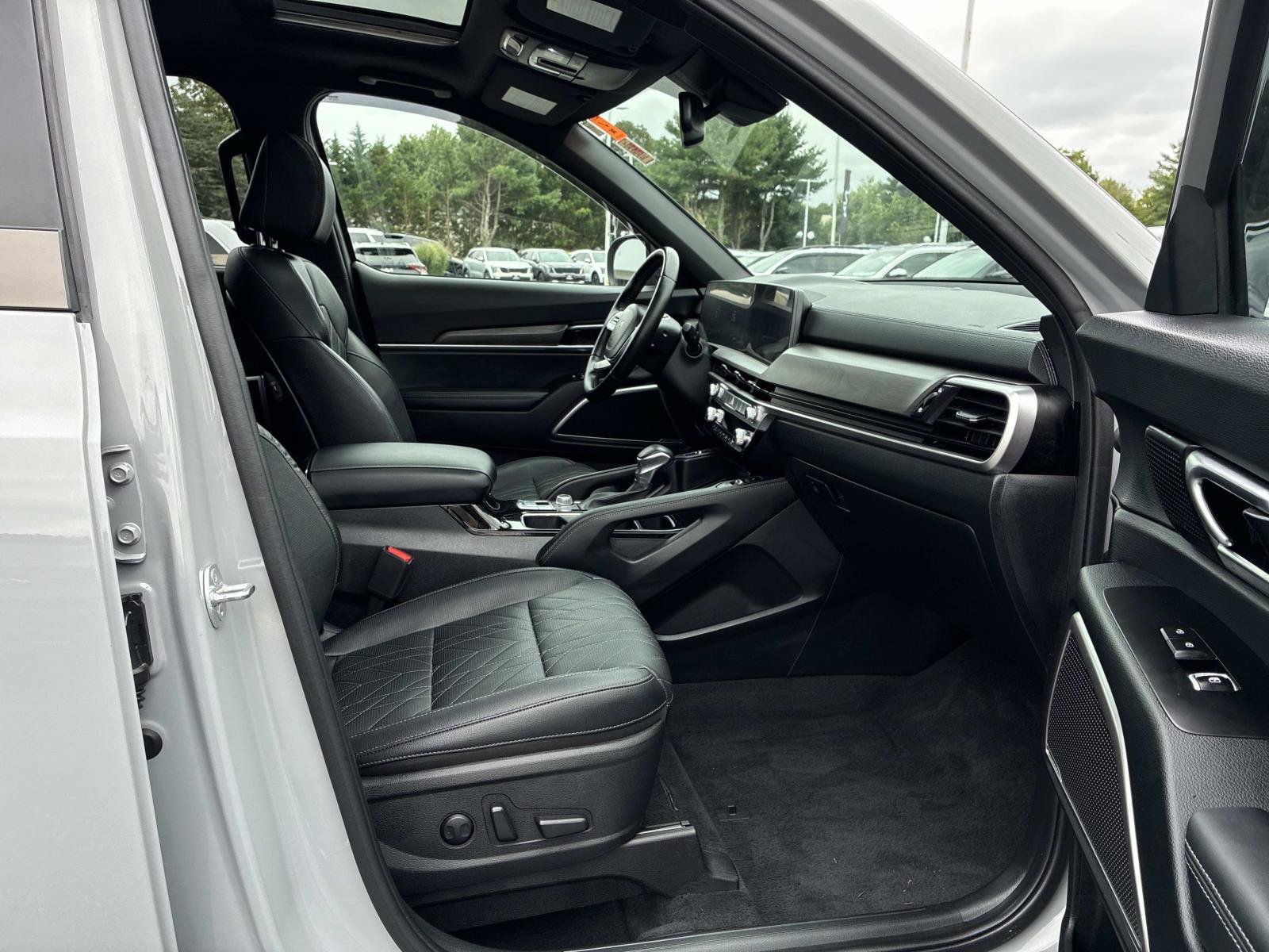 Used 2025 Kia Telluride EX X-Line AWD/4WD image 9