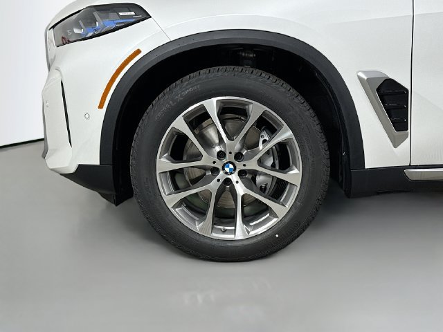 Used 2026 BMW X5 xDrive40i w/ Premium Package AWD/4WD image 32