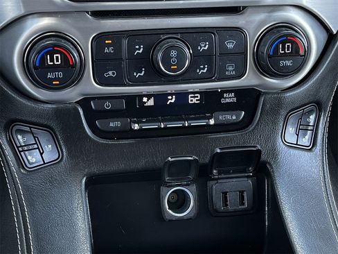 Used 2017 GMC Yukon SLT image 18