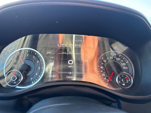 Used 2025 RAM 1500 Laramie image 25