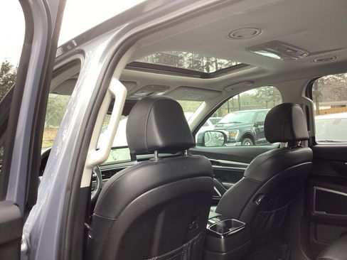 Used 2022 Kia Telluride S image 13