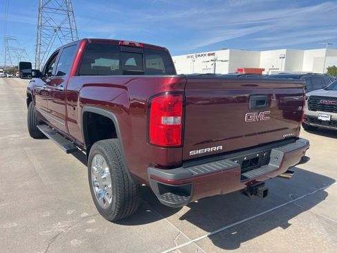 Used 2017 GMC Sierra 2500 Denali image 3