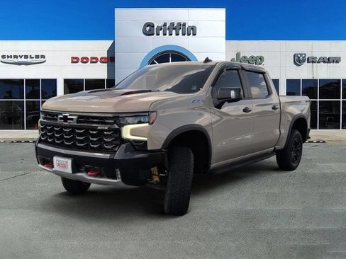 Used 2022 Chevrolet Silverado 1500 ZR2 w/ Technology Package AWD/4WD image 10