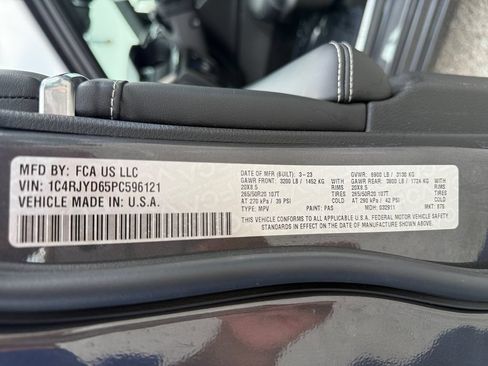 Used 2023 Jeep Grand Cherokee Overland AWD/4WD image 20