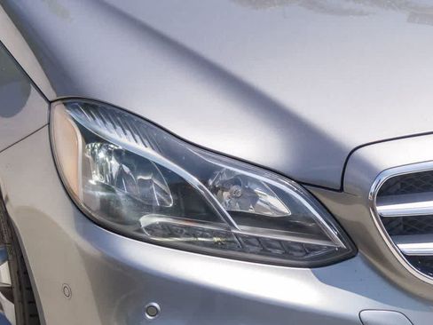 Used 2015 Mercedes-Benz E 350 Sedan image 4