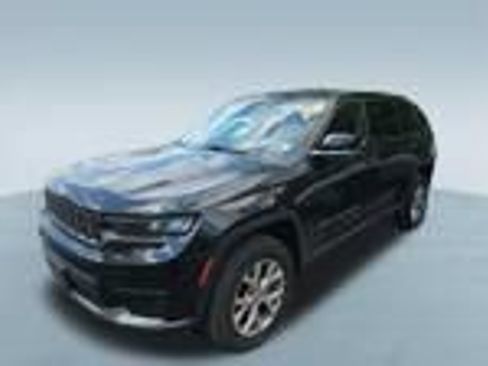 Used 2022 Jeep Grand Cherokee L Limited AWD/4WD image 2