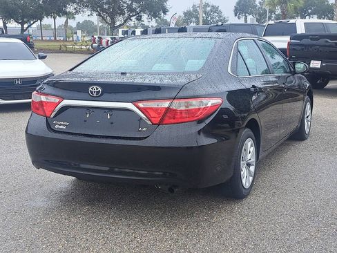Used 2015 Toyota Camry LE image 3