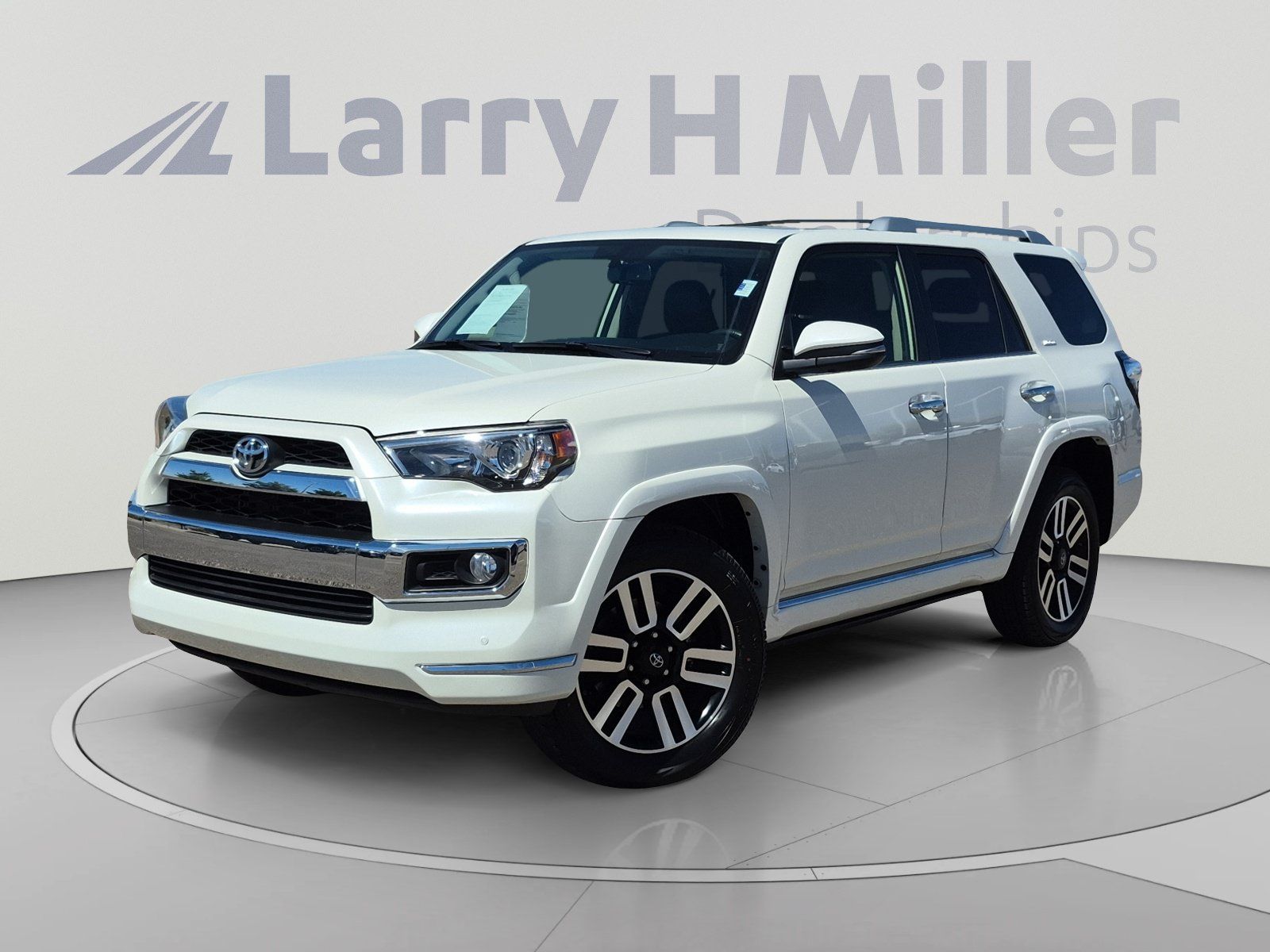 Used 2018 Toyota 4Runner Limited w/ Preferred Accessory Package AWD/4WD image 1