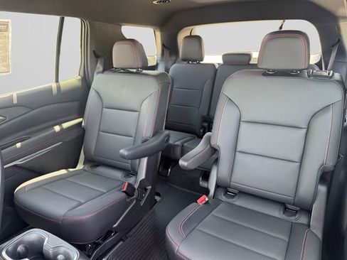 Used 2024 Chevrolet Traverse Z71 AWD/4WD image 13