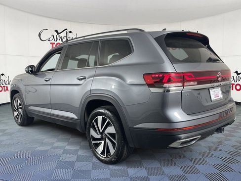 Used 2025 Volkswagen Atlas SE image 6