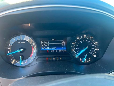 Used 2014 Ford Fusion SE FWD image 12
