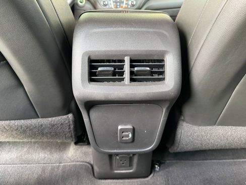 Used 2022 Chevrolet Equinox RS w/ RS Leather Package FWD image 22