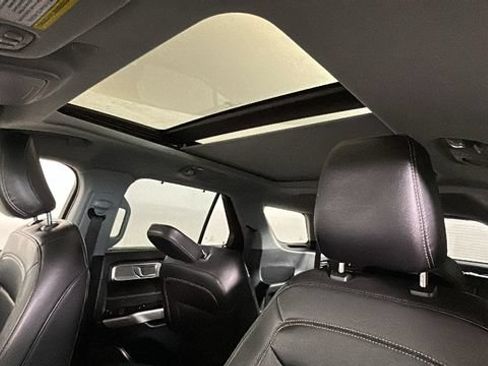 Used 2023 Ford Explorer Limited AWD/4WD image 12