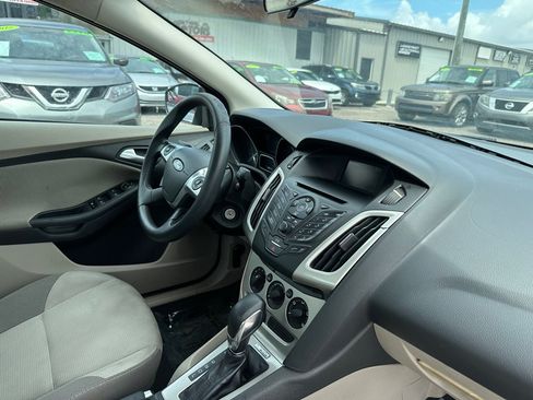 Used 2014 Ford Focus SE FWD image 8