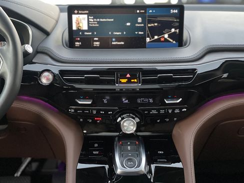 Certified 2024 Acura MDX SH-AWD w/ Advance Package image 28