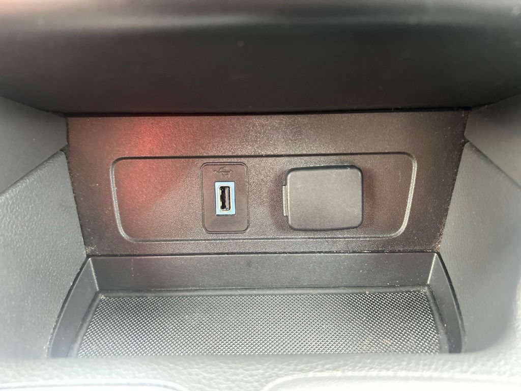 Used 2018 Ford Escape SE w/ Ford Safe & Smart Package FWD image 33